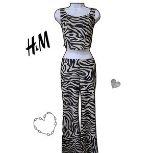 H&M DIVIDED: Black and Beige Zebra Print Set